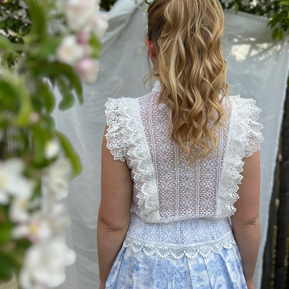 
                  
                    Dirndl Bluse mit Spitze und Rüsche Krüger
                  
                